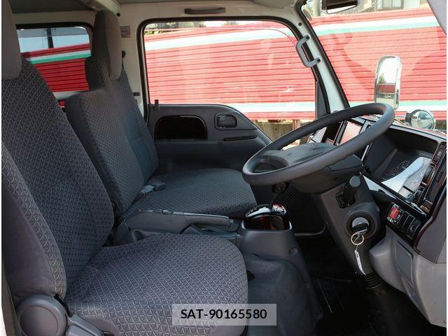 Isuzu ELF TRUCK 2019-03 6526044-20