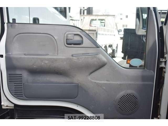 Isuzu ELF TRUCK 2012-11 6526073-9