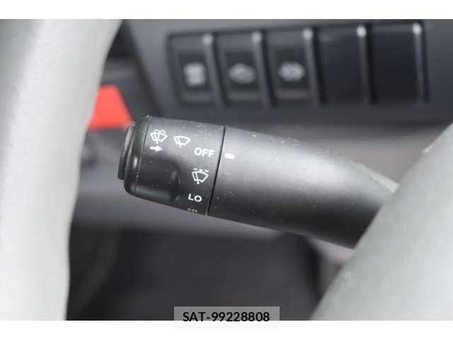 Isuzu ELF TRUCK 2012-11 6526073-11