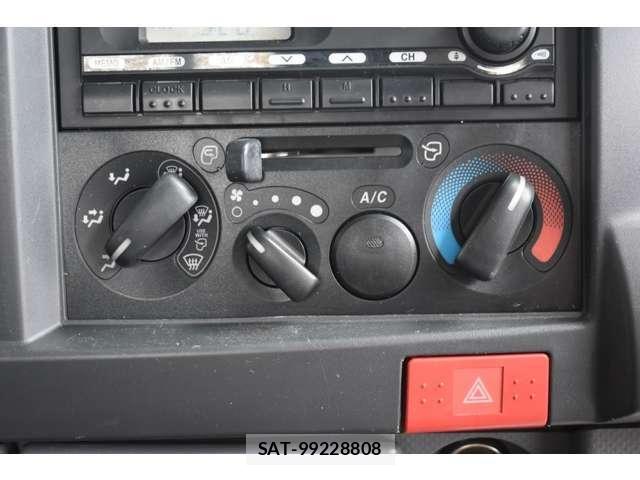 Isuzu ELF TRUCK 2012-11 6526073-16
