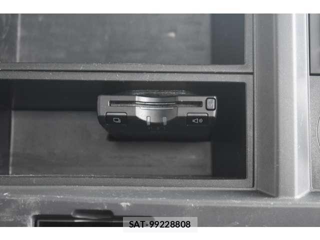 Isuzu ELF TRUCK 2012-11 6526073-17