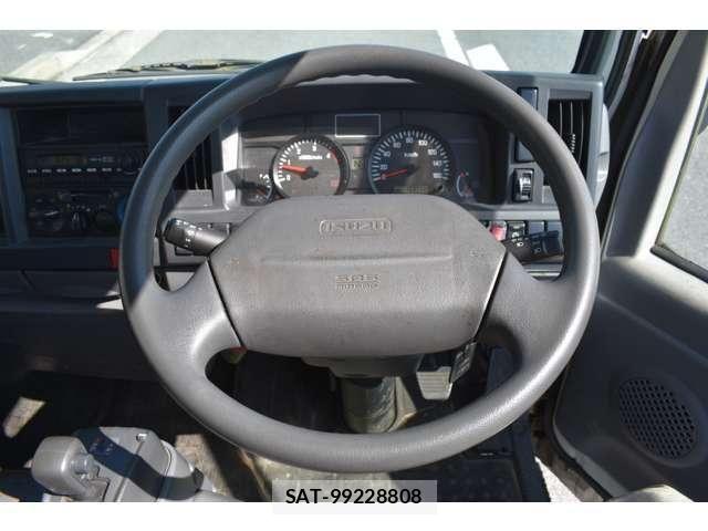 Isuzu ELF TRUCK 2012-11 6526073-1