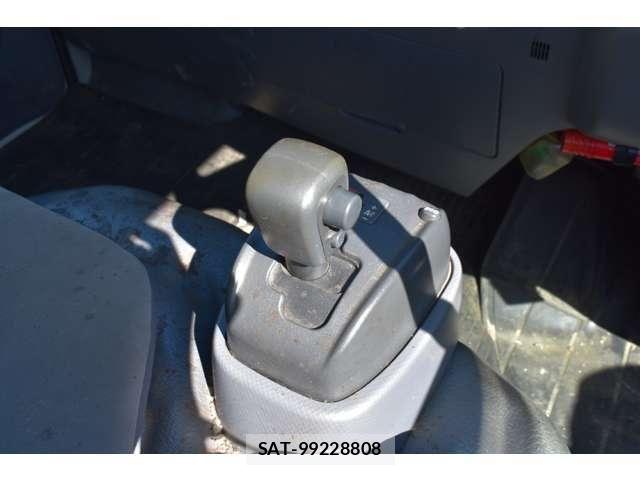 Isuzu ELF TRUCK 2012-11 6526073-2