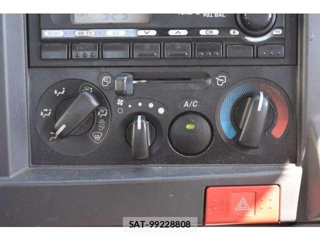 Isuzu ELF TRUCK 2012-11 6526073-3