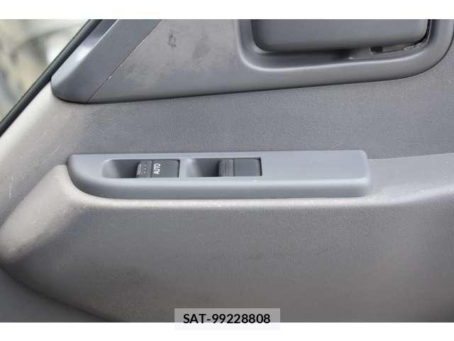 Isuzu ELF TRUCK 2012-11 6526073-8
