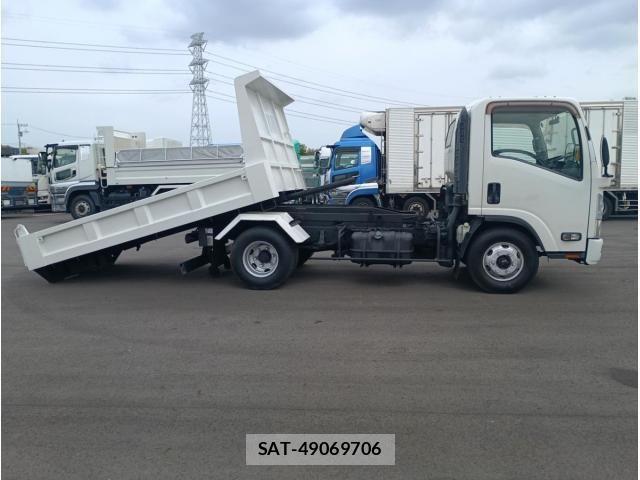 Isuzu ELF TRUCK 2017-06 6544781-9