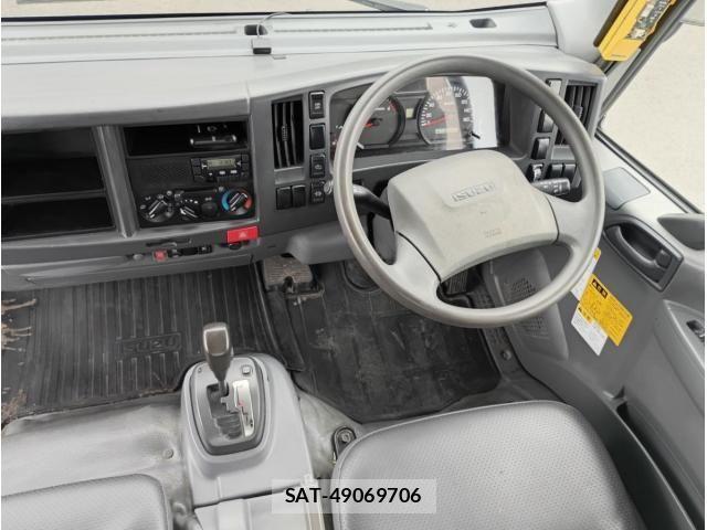 Isuzu ELF TRUCK 2017-06 6544781-23