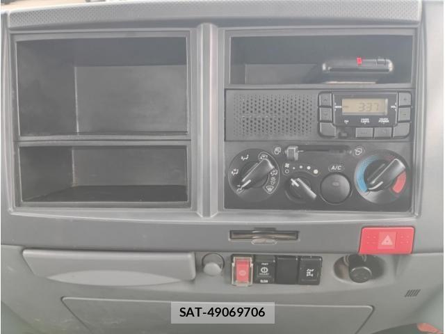 Isuzu ELF TRUCK 2017-06 6544781-24