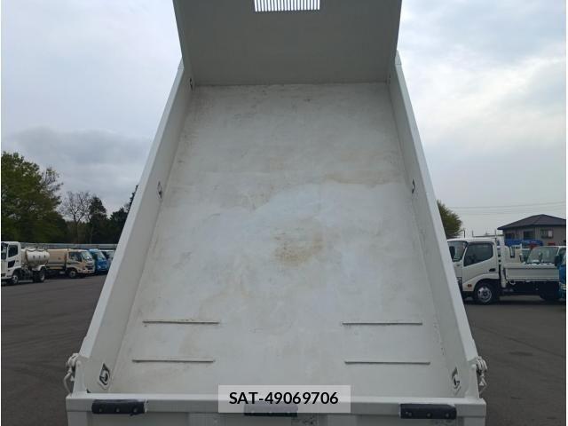 Isuzu ELF TRUCK 2017-06 6544781-7