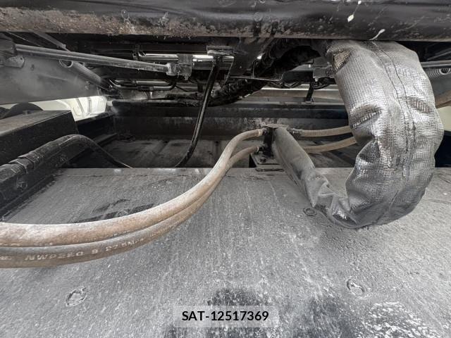 Isuzu ELF TRUCK 2017-04 6611665-13