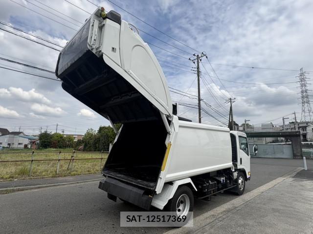 Isuzu ELF TRUCK 2017-04 6611665-15
