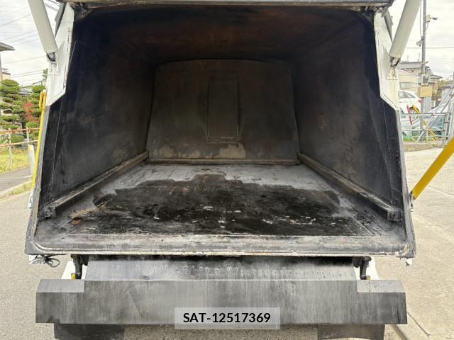 Isuzu ELF TRUCK 2017-04 6611665-17
