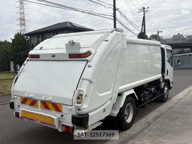 Isuzu ELF TRUCK 2017-04 6611665-2