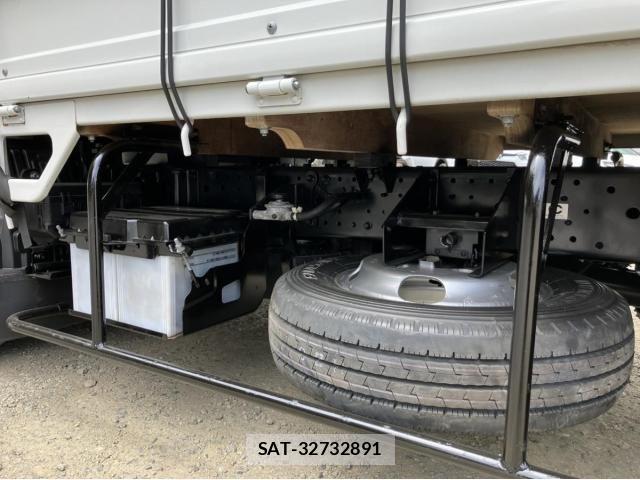 Isuzu ELF TRUCK 2023-12 6611662-11