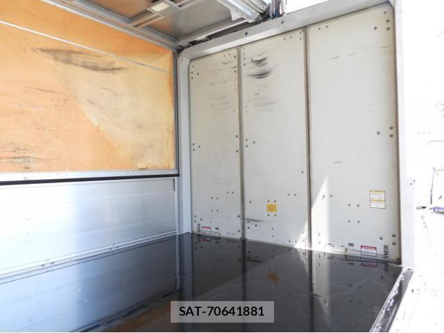 Isuzu ELF TRUCK 2016-02 6611670-10