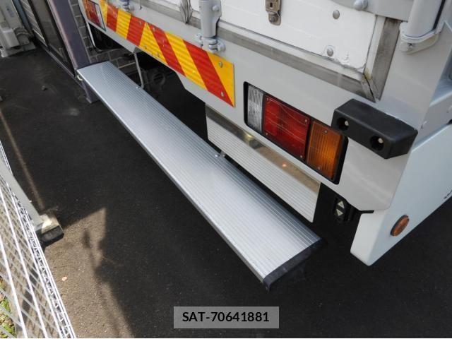 Isuzu ELF TRUCK 2016-02 6611670-14