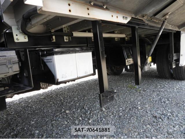 Isuzu ELF TRUCK 2016-02 6611670-15