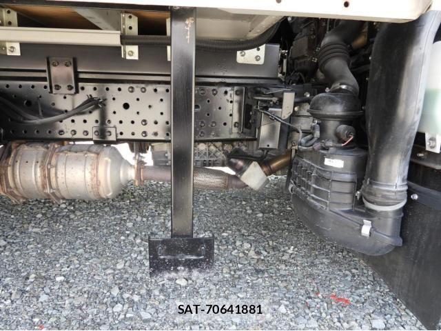 Isuzu ELF TRUCK 2016-02 6611670-19