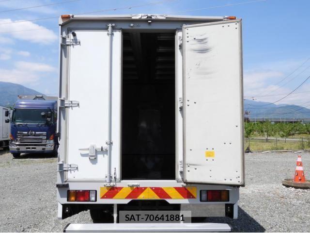 Isuzu ELF TRUCK 2016-02 6611670-7