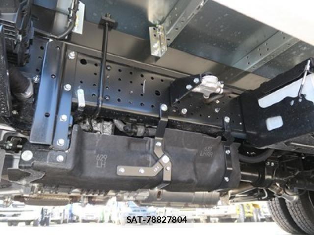 Isuzu ELF TRUCK 2025-10 6611658-18