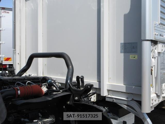Isuzu ELF TRUCK 2020-03 6611664-12
