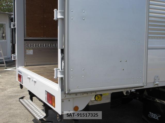 Isuzu ELF TRUCK 2020-03 6611664-28