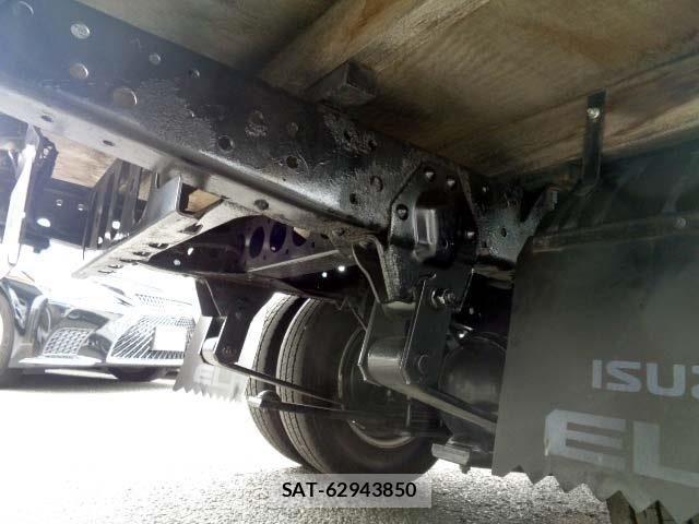 Isuzu ELF TRUCK 2013-03 6611709-13