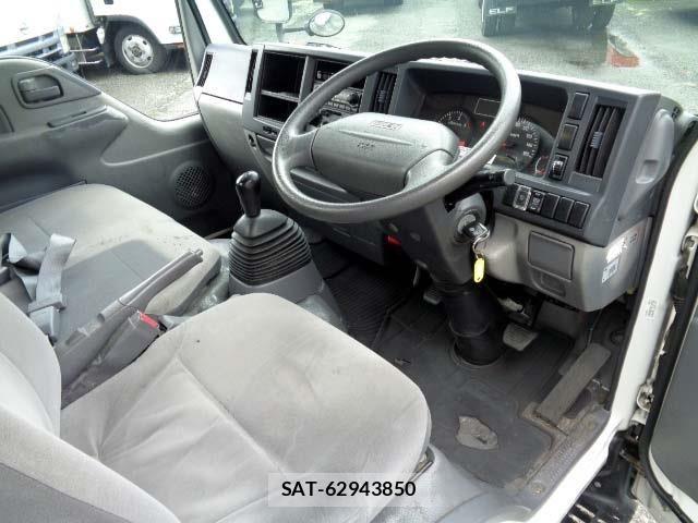 Isuzu ELF TRUCK 2013-03 6611709-2
