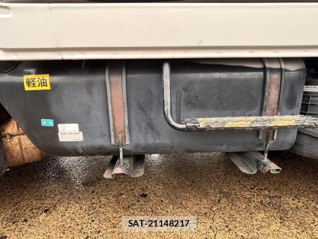 Isuzu ELF TRUCK 2012-05 6611688-20