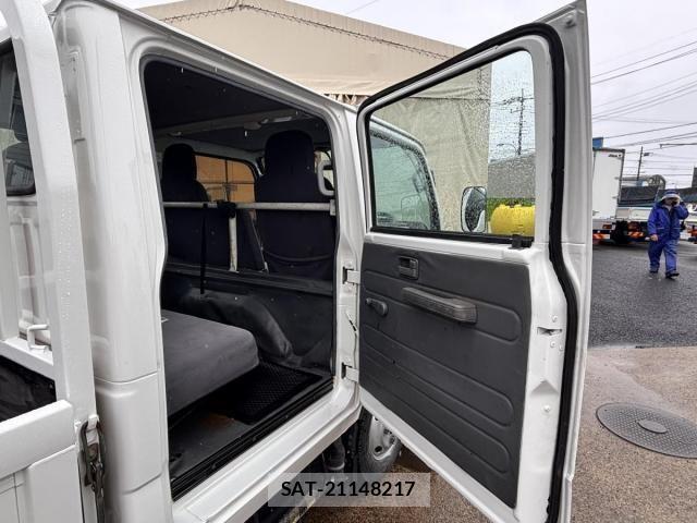 Isuzu ELF TRUCK 2012-05 6611688-26