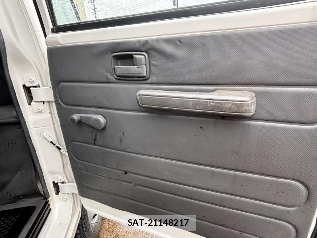 Isuzu ELF TRUCK 2012-05 6611688-27