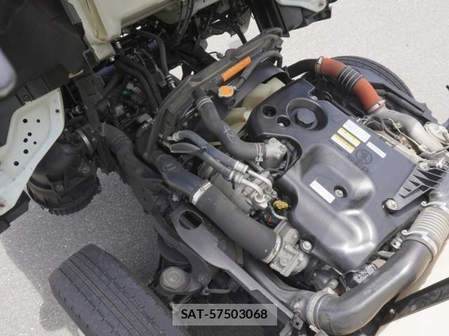 Isuzu ELF TRUCK 2017-02 6611703-13