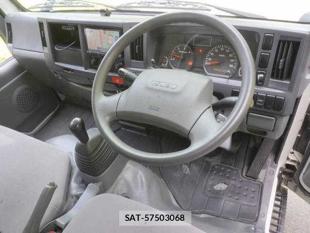 Isuzu ELF TRUCK 2017-02 6611703-2