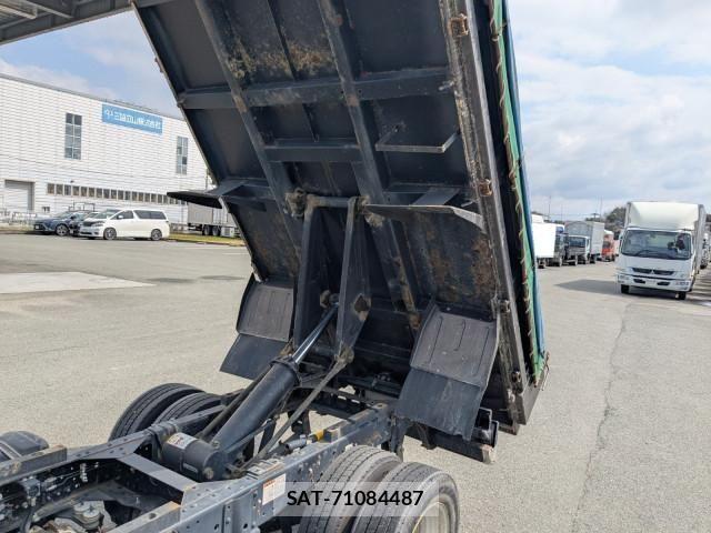 Isuzu ELF TRUCK 2019-04 6611687-17