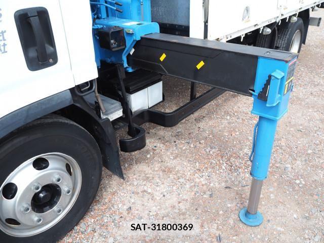 Isuzu ELF TRUCK 2011-01 6611668-12