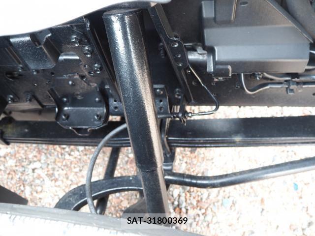 Isuzu ELF TRUCK 2011-01 6611668-18