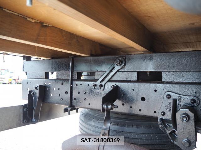 Isuzu ELF TRUCK 2011-01 6611668-24