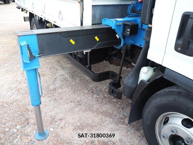Isuzu ELF TRUCK 2011-01 6611668-8