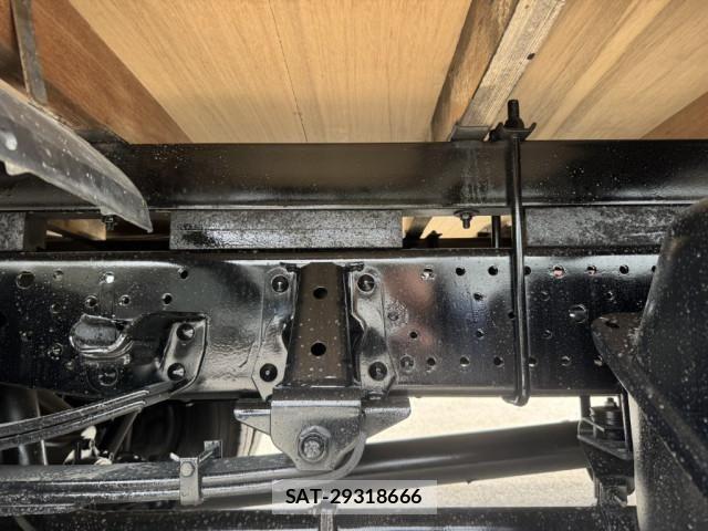 Isuzu ELF TRUCK 2018-10 6611667-23