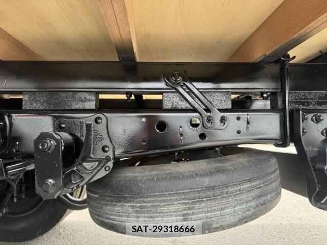 Isuzu ELF TRUCK 2018-10 6611667-25