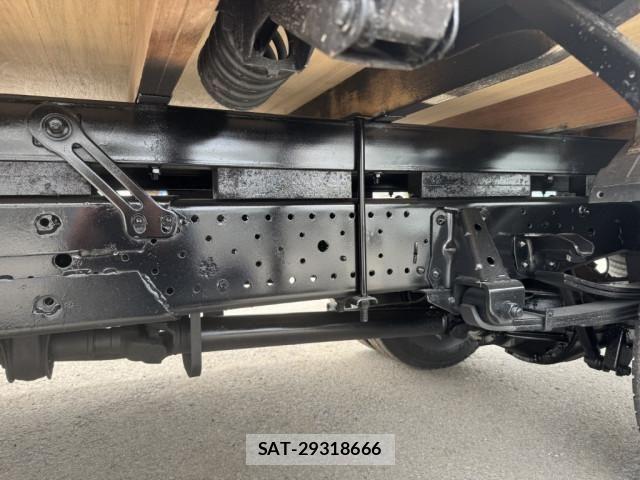 Isuzu ELF TRUCK 2018-10 6611667-26