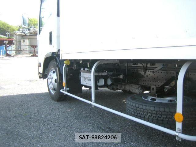 Isuzu ELF TRUCK 2018-04 6611681-13