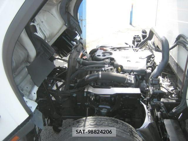 Isuzu ELF TRUCK 2018-04 6611681-24