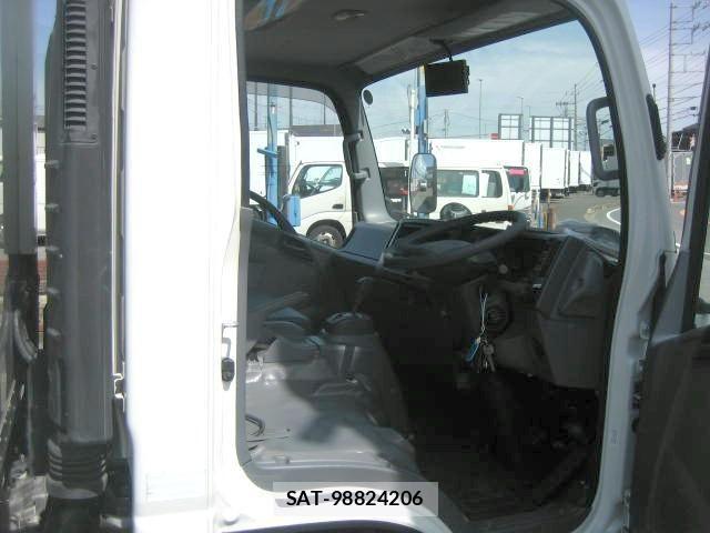 Isuzu ELF TRUCK 2018-04 6611681-25