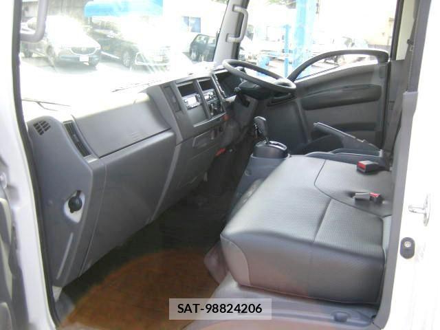 Isuzu ELF TRUCK 2018-04 6611681-26