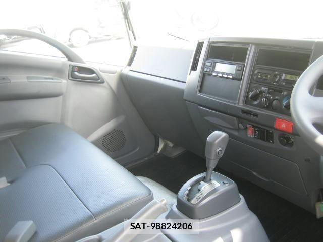 Isuzu ELF TRUCK 2018-04 6611681-27