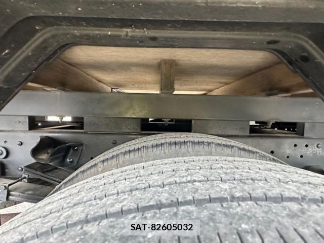 Isuzu ELF TRUCK 2012-10 6611671-13