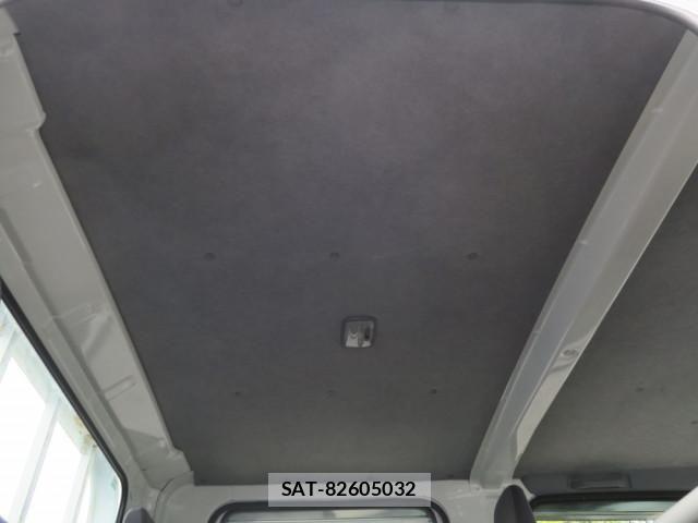 Isuzu ELF TRUCK 2012-10 6611671-19