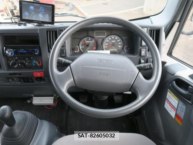 Isuzu ELF TRUCK 2012-10 6611671-26