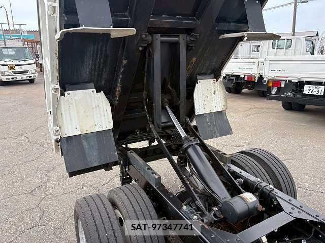 Isuzu ELF TRUCK 2021-02 6611673-17